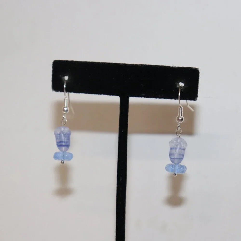 💙🌸 Blue Glass Flower Dangle Earrings · 1⅝